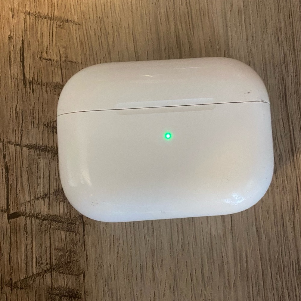 AirPod pro replacement charging case